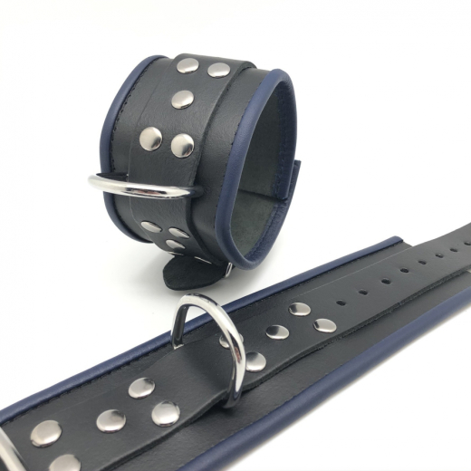 Menottes avec anneau en D en cuir noir-bleu réglables par boucles en cuir de boeuf solide de THE RED à bas prix