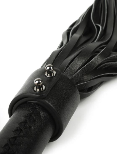 Hidden Desire Lederpeitsche Flogger 75cm mit gerade geschnittenen Lederstriemen & Metallöse günstig kaufen