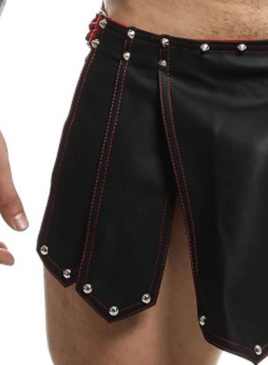 MOB Herrenrock Dngeon Roman Skirt schwarz-rot seitlich offen Kunstleder m. Dreieck-Design & Spitznieten im Römer-Stil kaufen