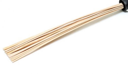 Rattan Flogger m. Ledergriff