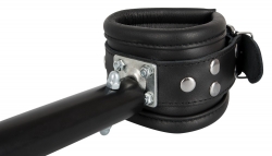 Spreizstange verstellbar m. Lederfesseln 60cm Fussfesseln fix montiert an Metallstange von ZADO kaufen