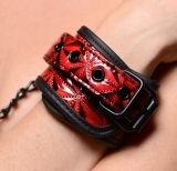 PU-Leather Wrist Cuffs embossed bicolor